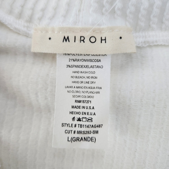 MIROH Textured Ribbed Crop Top. Size Large. New. - Picture 6 of 7